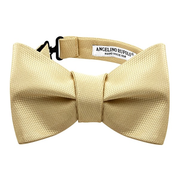 Classic Bow Tie Tying