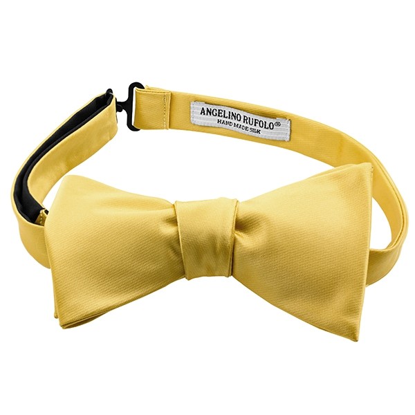 Small Plain Bow Tie Tying